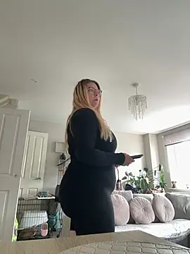 LucieLouBabe online show from 16, 6, 2026