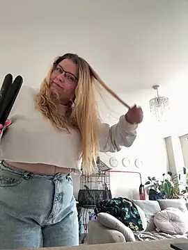 LucieLouBabe online show from 15, 6, 2026