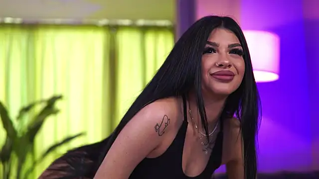 Snapshot of SpicyLeila chatting on 25, 5, 2026 SpicyLeila online show from 25, 5, 2026