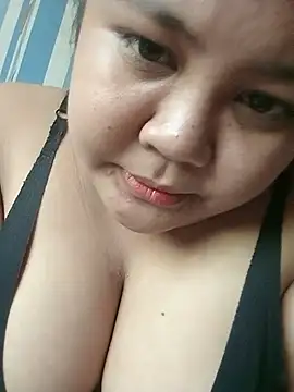 Snapshot of hotxoxo17 chatting on 21, 5, 2026 hotxoxo17 online show from 21, 5, 2026