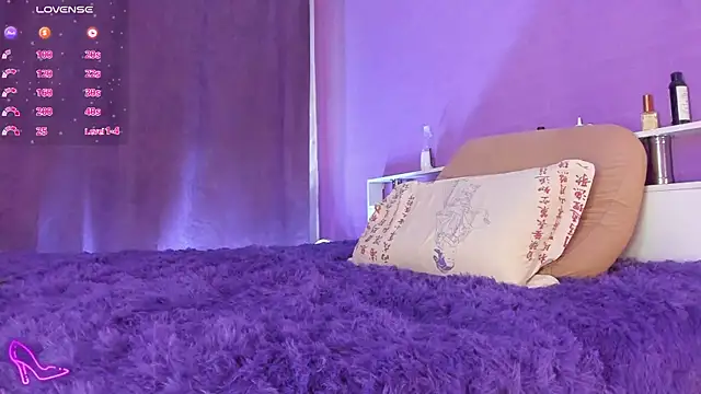 NicolePepper online show from 3, 12, 2025