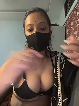 Snapshot of livia_dolls chatting on 11, 6, 2026 livia dolls online show from 11, 6, 2026