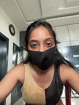 Snapshot of livia_dolls chatting on 2, 6, 2026 livia dolls online show from 2, 6, 2026
