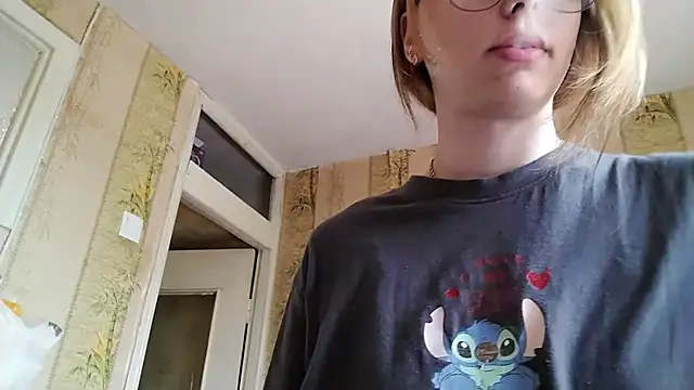 Snapshot of Michelllle chatting on 23, 5, 2026 Michelllle online show from 23, 5, 2026