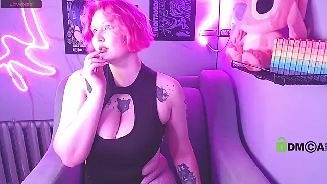 Snapshot of DolliRosees chatting on 17, 6, 2026 DolliRosees online show from 17, 6, 2026
