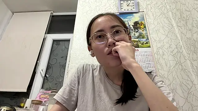 Snapshot of VickieTrudo chatting on 8, 6, 2026 VickieTrudo online show from 8, 6, 2026