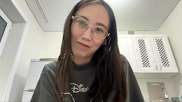 Snapshot of VickieTrudo chatting on 21, 6, 2026 VickieTrudo online show from 21, 6, 2026