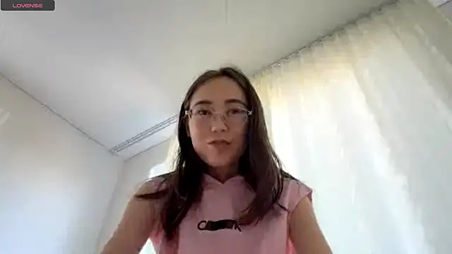 Snapshot of VickieTrudo chatting on 13, 7, 2026 VickieTrudo online show from 13, 7, 2026