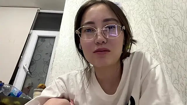 Snapshot of VickieTrudo chatting on 15, 6, 2026 VickieTrudo online show from 15, 6, 2026