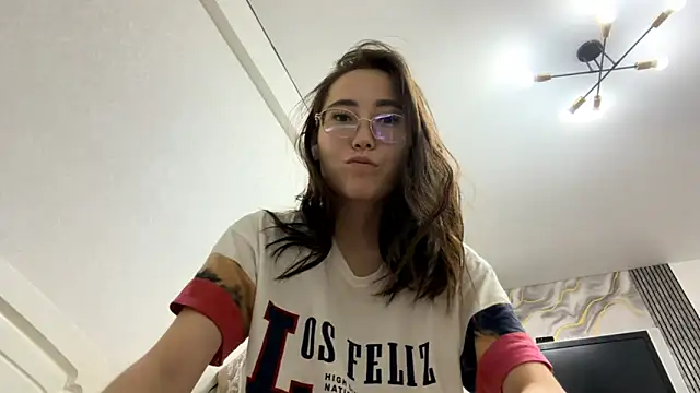 Snapshot of VickieTrudo chatting on 29, 6, 2026 VickieTrudo online show from 29, 6, 2026