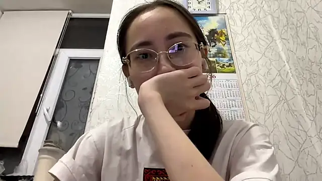 Snapshot of VickieTrudo chatting on 4, 6, 2026 VickieTrudo online show from 4, 6, 2026
