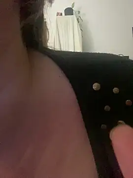 Snapshot of lulupiecitosamor chatting on 7, 6, 2026 lulupiecitosamor online show from 7, 6, 2026
