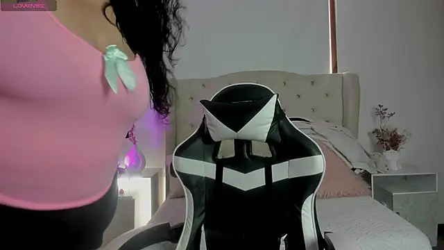Snapshot of JadeBellee chatting on 13, 6, 2026 JadeBellee online show from 13, 6, 2026