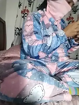 Estefanycute online show from 8, 7, 2026