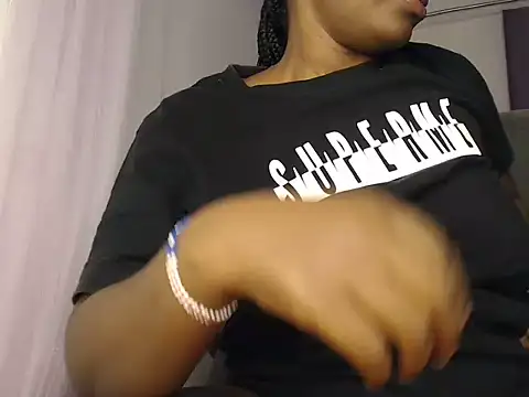 Snapshot of irreplaceable_ebony chatting on 4, 6, 2026 irreplaceable ebony online show from 4, 6, 2026