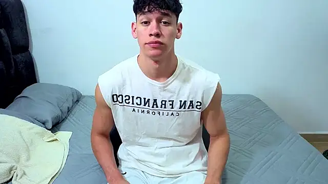 Snapshot of Luke_Muscle chatting on 8, 7, 2026 Luke Muscle online show from 8, 7, 2026