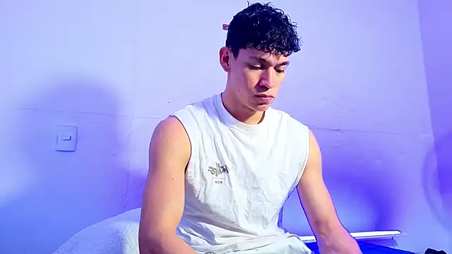 Snapshot of Luke_Muscle chatting on 24, 5, 2026 Luke Muscle online show from 24, 5, 2026