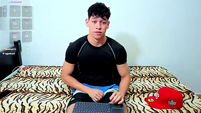 Snapshot of Luke_Muscle chatting on 18, 6, 2026 Luke Muscle online show from 18, 6, 2026