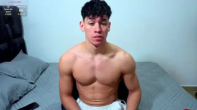 Snapshot of Luke_Muscle chatting on 6, 7, 2026 Luke Muscle online show from 6, 7, 2026