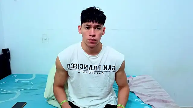 Snapshot of Luke_Muscle chatting on 10, 6, 2026 Luke Muscle online show from 10, 6, 2026