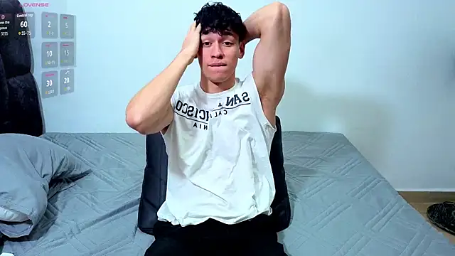 Snapshot of Luke_Muscle chatting on 4, 7, 2026 Luke Muscle online show from 4, 7, 2026