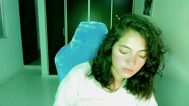 Snapshot of Dolce_more chatting on 4, 6, 2026 Dolce more online show from 4, 6, 2026