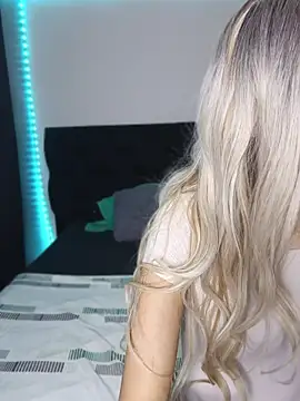 sofi diaz1 online show from 6, 6, 2026