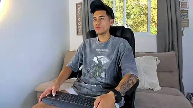 Snapshot of NickCopeer_ chatting on 9, 7, 2026 NickCopeer online show from 9, 7, 2026