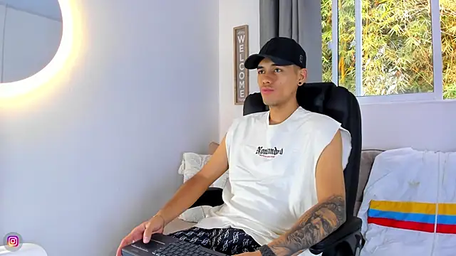 Snapshot of NickCopeer_ chatting on 4, 7, 2026 NickCopeer online show from 4, 7, 2026
