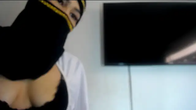 Snapshot of Fox_Loves chatting on 28, 5, 2026 Fox Loves online show from 28, 5, 2026