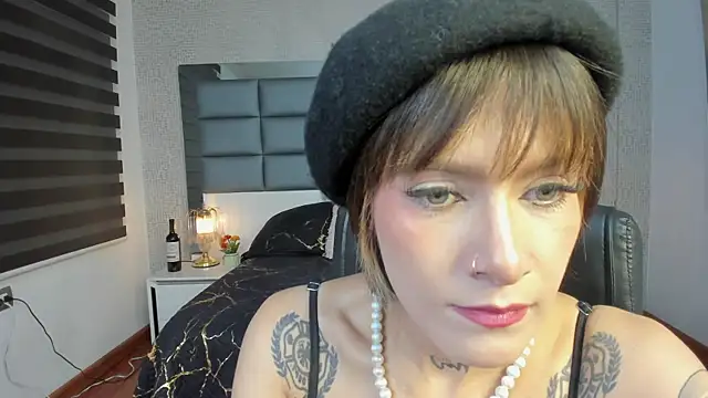 Snapshot of Mrs_Regina_clk chatting on 11, 7, 2026 Mrs Regina clk online show from 11, 7, 2026