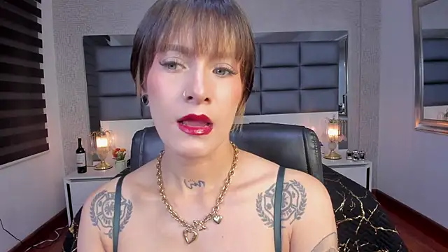 Snapshot of Mrs_Regina_clk chatting on 10, 7, 2026 Mrs Regina clk online show from 10, 7, 2026