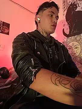 Snapshot of AlecBanne_ chatting on 7, 7, 2026 AlecBanne online show from 7, 7, 2026