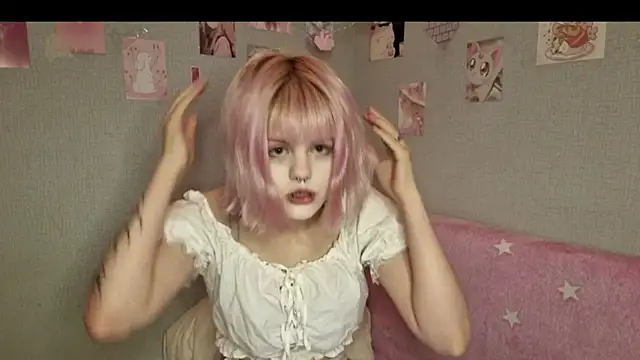 Snapshot of VelvetAlice chatting on 8, 7, 2026 VelvetAlice online show from 8, 7, 2026