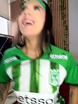 Snapshot of Eveliin__ chatting on 2, 6, 2026 Eveliin online show from 2, 6, 2026