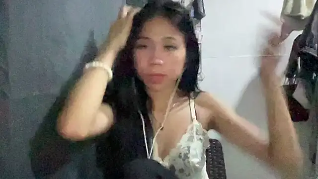 Snapshot of amberluiss chatting on 1, 6, 2026 amberluiss online show from 1, 6, 2026