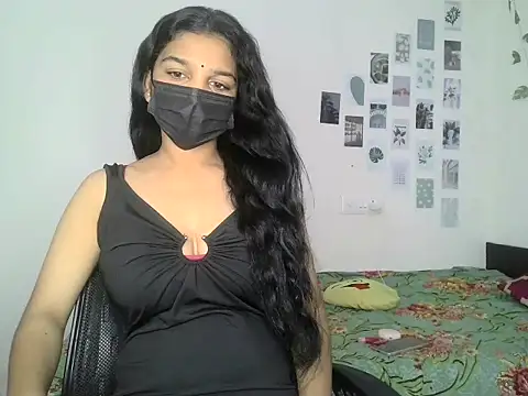 Snapshot of suzan_melly chatting on 23, 5, 2026 suzan melly online show from 23, 5, 2026