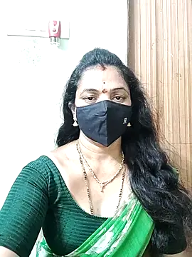 Snapshot of Leela_555 chatting on 23, 5, 2026 Leela 555 online show from 23, 5, 2026