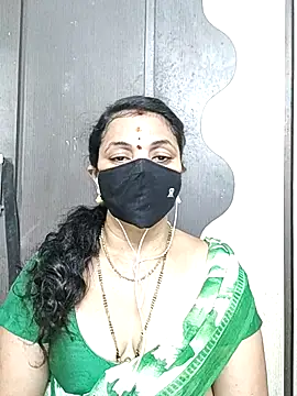 Snapshot of Leela_555 chatting on 29, 5, 2026 Leela 555 online show from 29, 5, 2026
