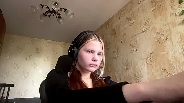 Snapshot of SusanaLeichty chatting on 4, 6, 2026 SusanaLeichty online show from 4, 6, 2026