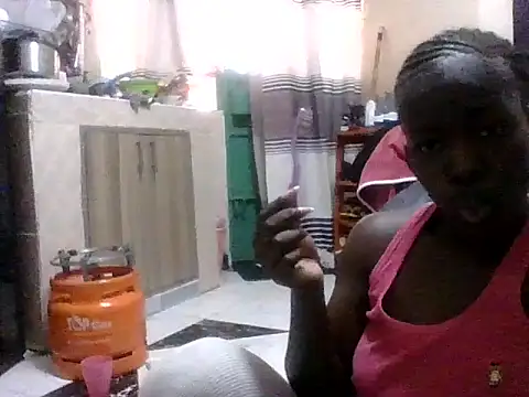 Snapshot of tiny_beee chatting on 25, 5, 2026 tiny beee online show from 25, 5, 2026