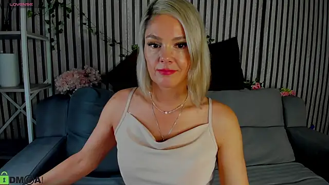 Snapshot of Betty_Brock chatting on 2, 6, 2026 Betty Brock online show from 2, 6, 2026