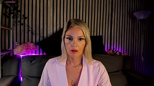 Snapshot of Betty_Brock chatting on 16, 6, 2026 Betty Brock online show from 16, 6, 2026