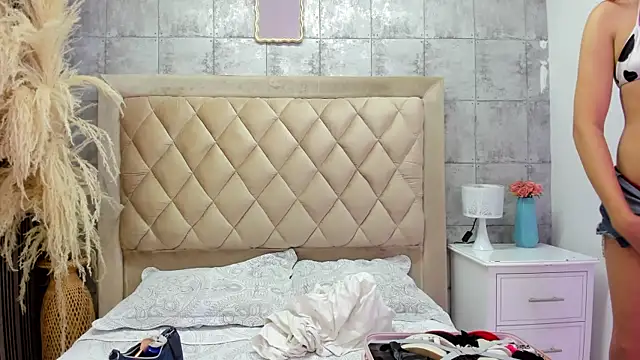 Snapshot of CleoFoxxx_ chatting on 10, 6, 2026 CleoFoxxx online show from 10, 6, 2026