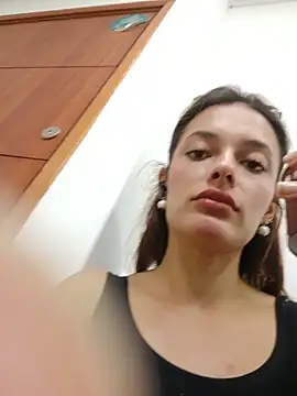 Snapshot of karenarango chatting on 2, 6, 2026 karenarango online show from 2, 6, 2026