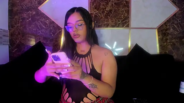 Snapshot of _katty_grey_ chatting on 4, 6, 2026 katty grey online show from 4, 6, 2026
