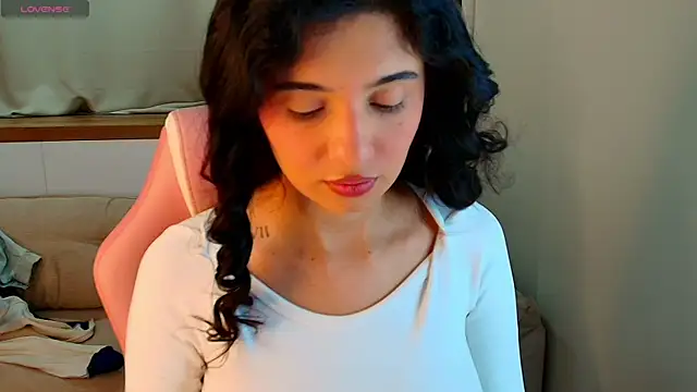 Snapshot of Rose_Desiree chatting on 6, 7, 2026 Rose Desiree online show from 6, 7, 2026