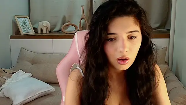 Snapshot of Rose_Desiree chatting on 17, 6, 2026 Rose Desiree online show from 17, 6, 2026