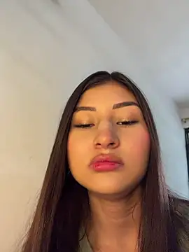 Snapshot of Aylin-fire chatting on 4, 7, 2026 Aylin-fire online show from 4, 7, 2026