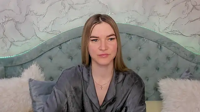 Snapshot of RoxyReignn chatting on 6, 6, 2026 RoxyReignn online show from 6, 6, 2026